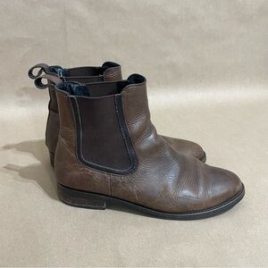 Thursday Boot Co. Duchess Chelsea Boot size 7